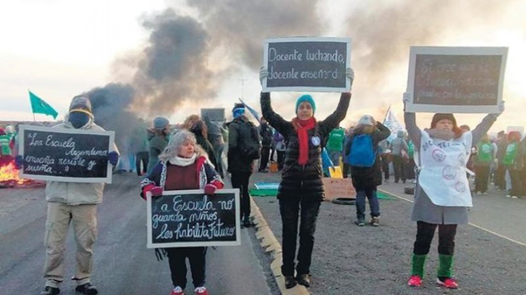 Los docentes analizan bloquear la playa de tanques