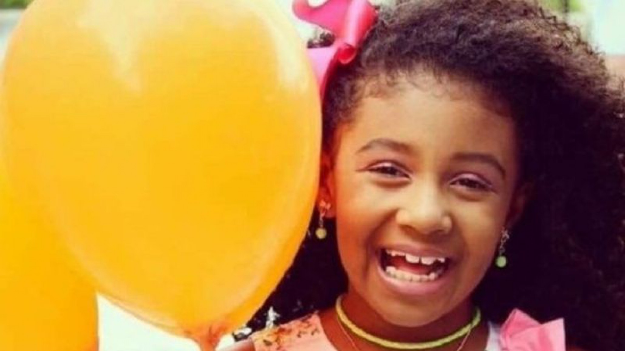 Policías mataron a una nena mientras viajaba con su mamá en transporte público