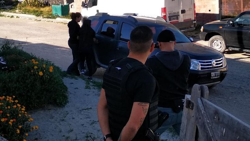 Abuso sexual de un menor: se llevaron detenida a la madre y su pareja