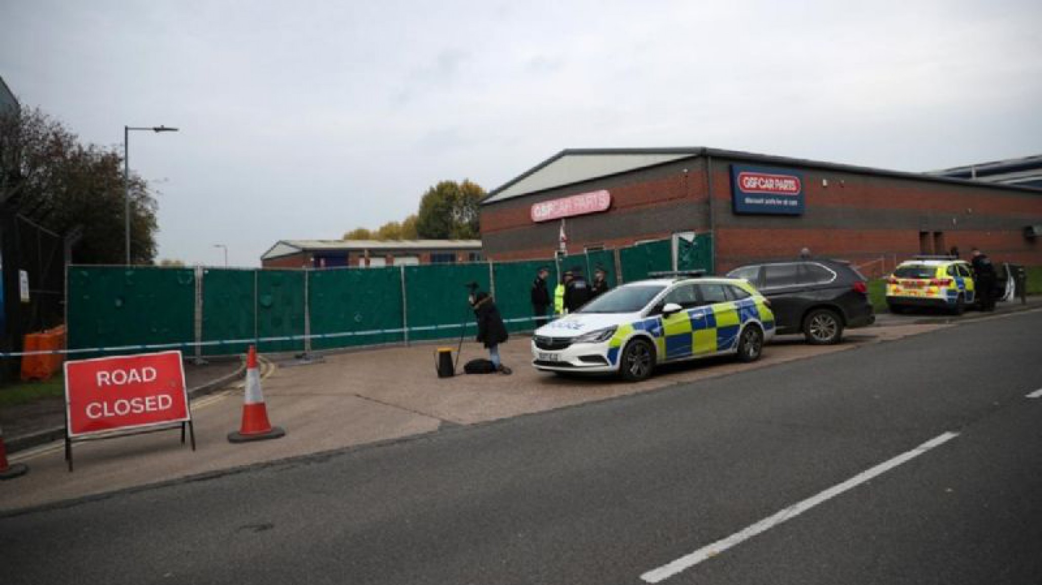 Encontraron 39 cadáveres en un contenedor de un camión en Reino Unido