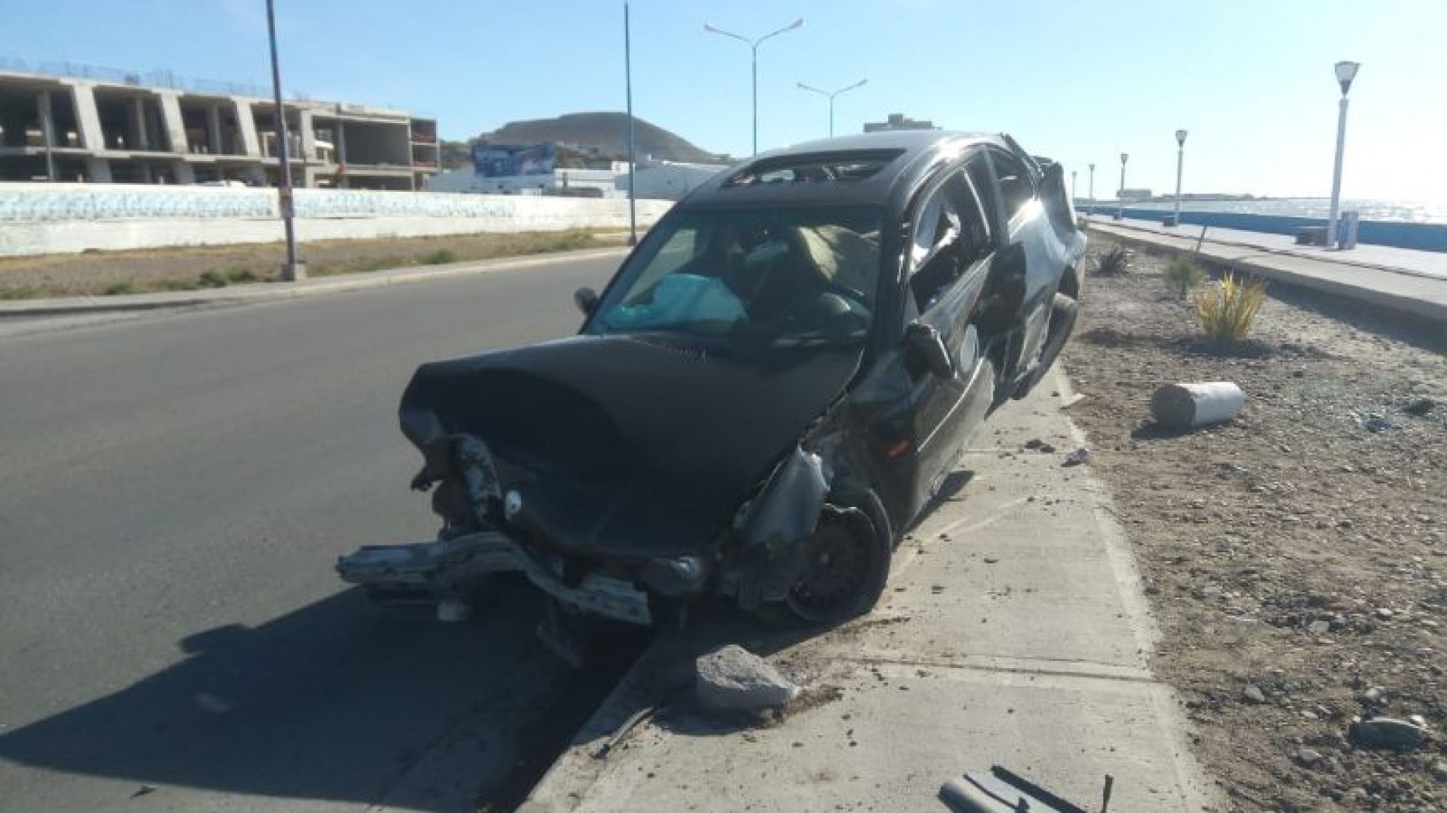 El misterio del conductor: dejó abandonado su auto tras un vuelco