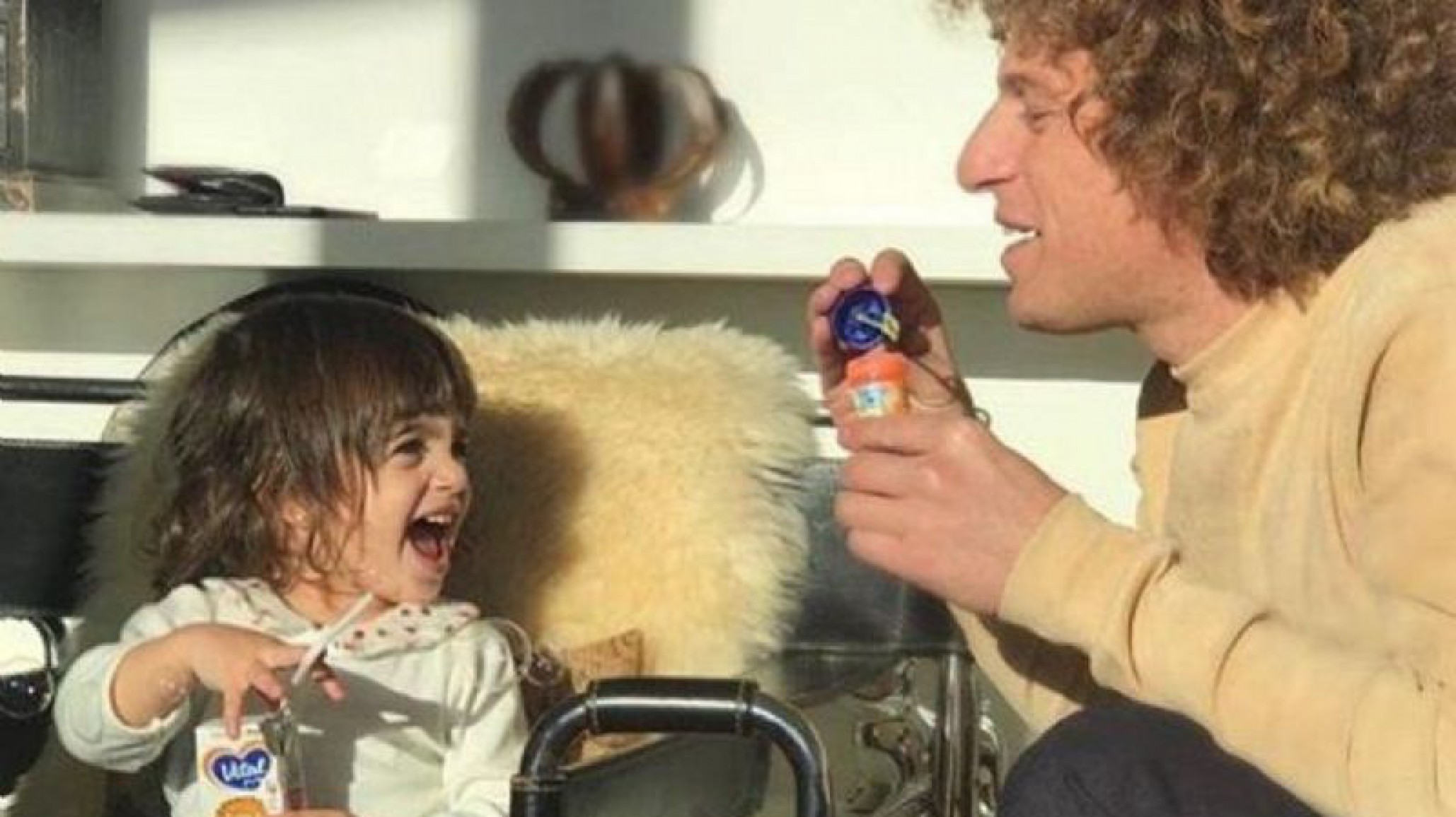 La pequeña hija de Darian “Rulo” Schijman lo reconoce en la tele y reacciona de la manera más tierna