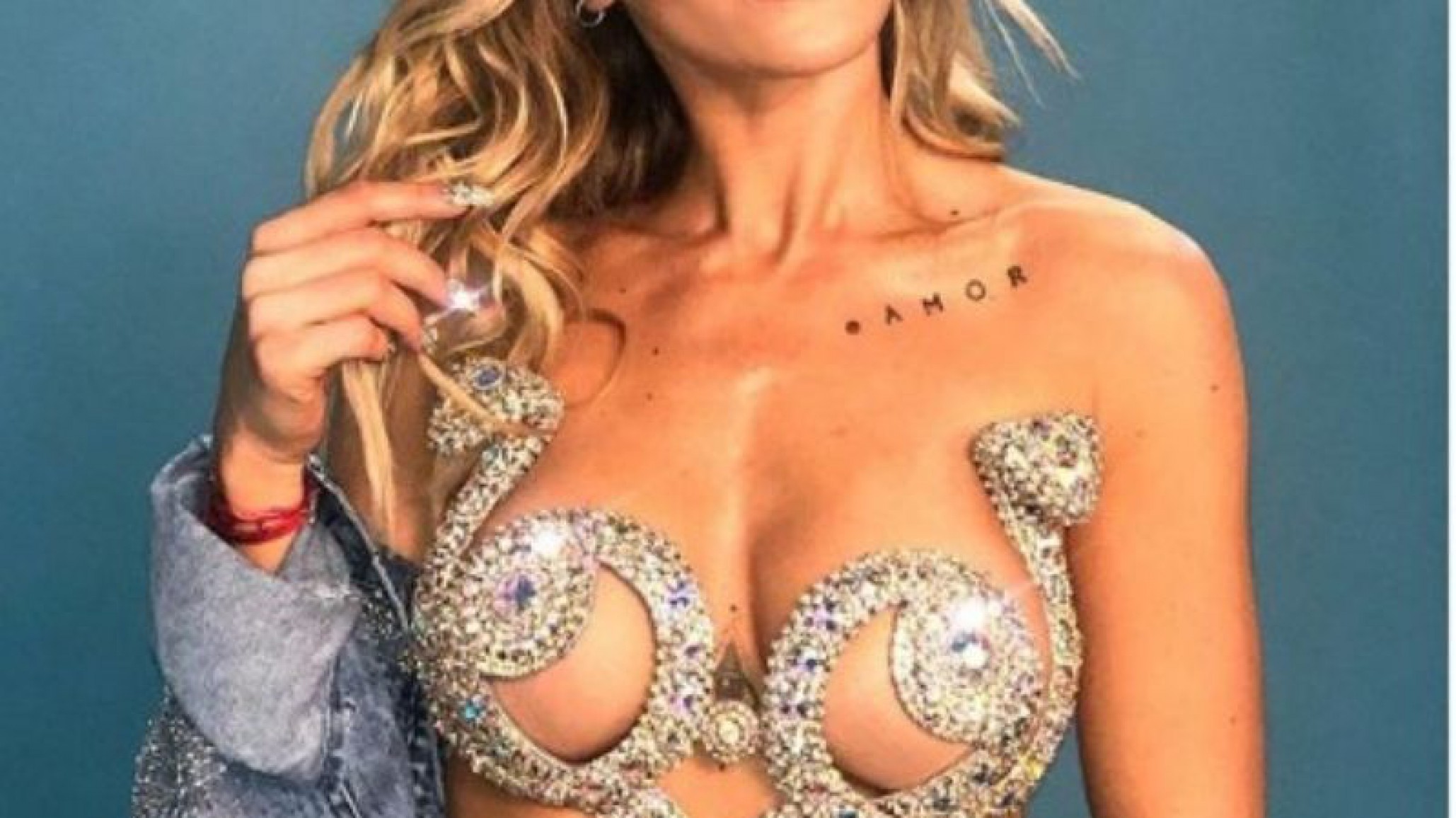 Yo me pido un taxivoy: el nuevo videoclip de Jimena Barón