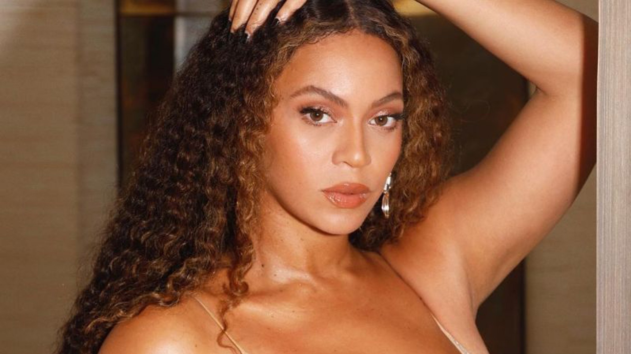 La reina ha vuelto: Beyoncé despertó a su público con tres increíbles fotos