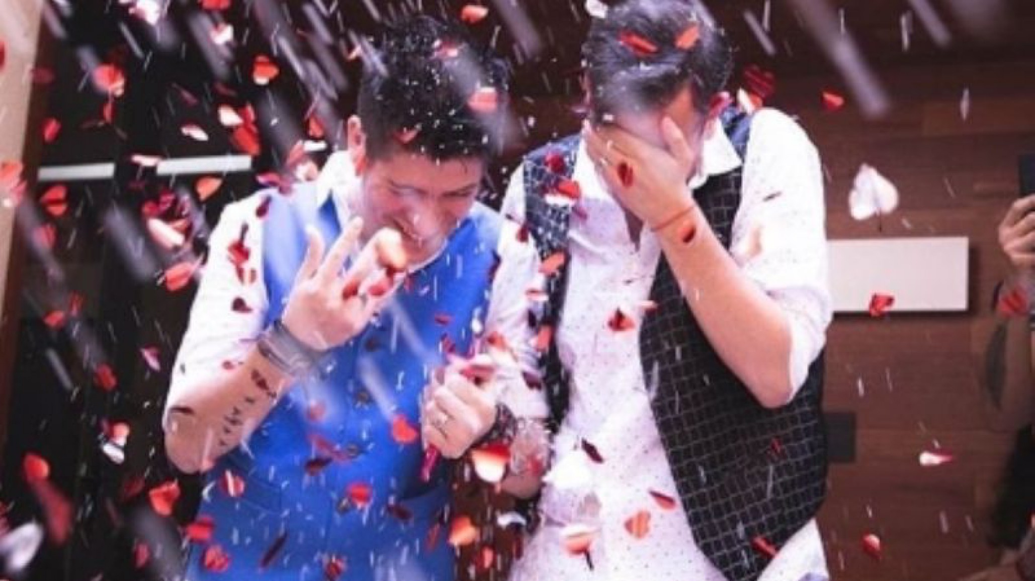 Se casó Matias Bertolotti, el chico del clima de TN con su novio