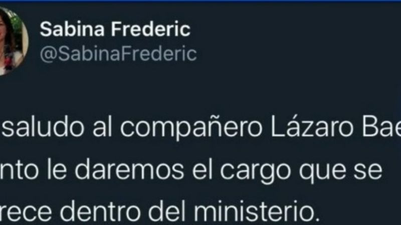 Hackearon la cuenta de Twitter de la Ministra de Seguridad Sabina Frederic e hicieron chistes sobre Lázaro Báez y Patricia Bullrich