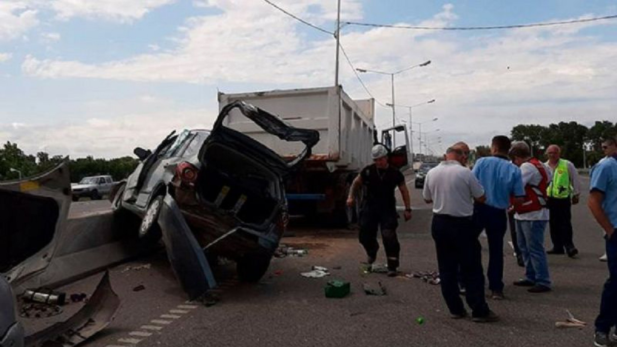 Video: chocaron un camión y dos autos en Mendoza: 3 menores y 4 adultos resultaron heridos