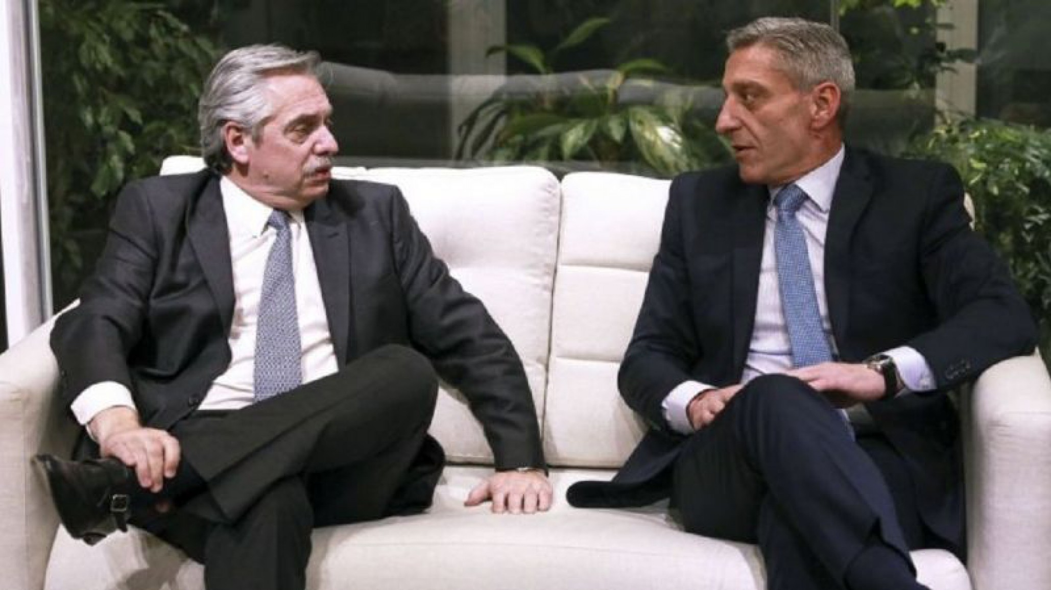 Alberto Fernández firmó un decreto para que Chubut reciba de adelanto $1.000 millones para afrontar el pago de salarios y deudas