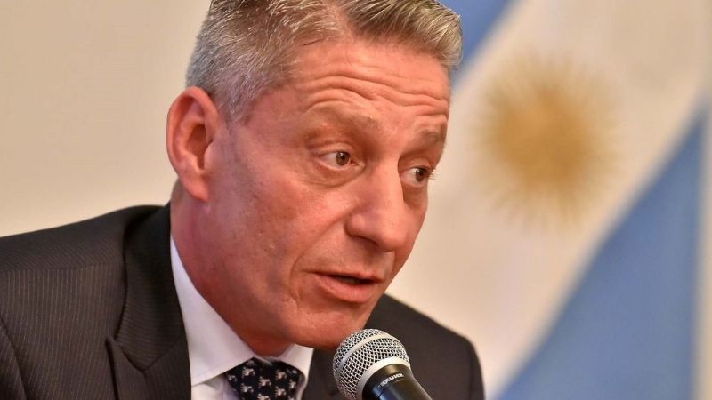 Mariano Arcioni no cobrará su sueldo por seis meses y se congelarán los haberes de los trabajadores del Poder Ejecutivo