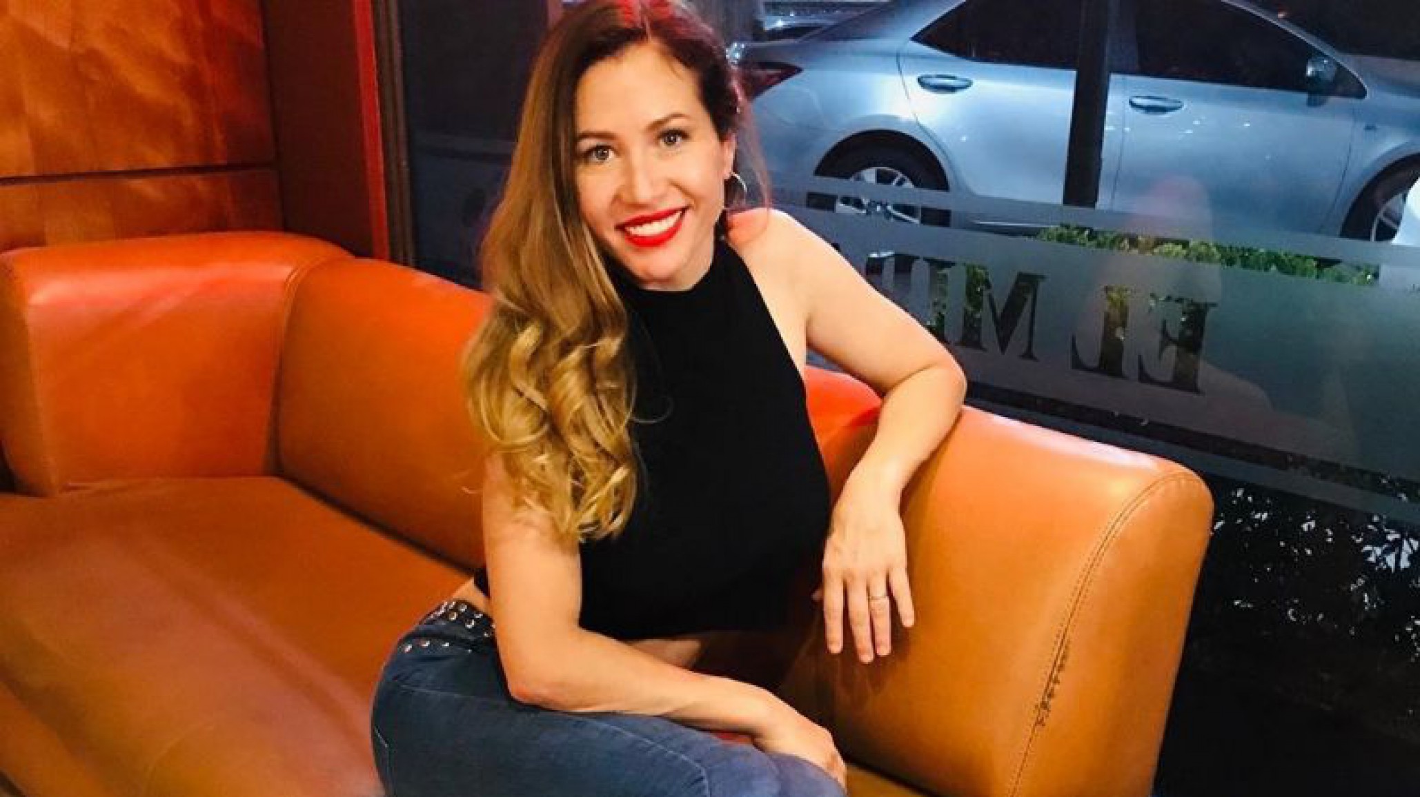 ¡No tiene límites! Adabel Guerrero posó debajo de la ducha