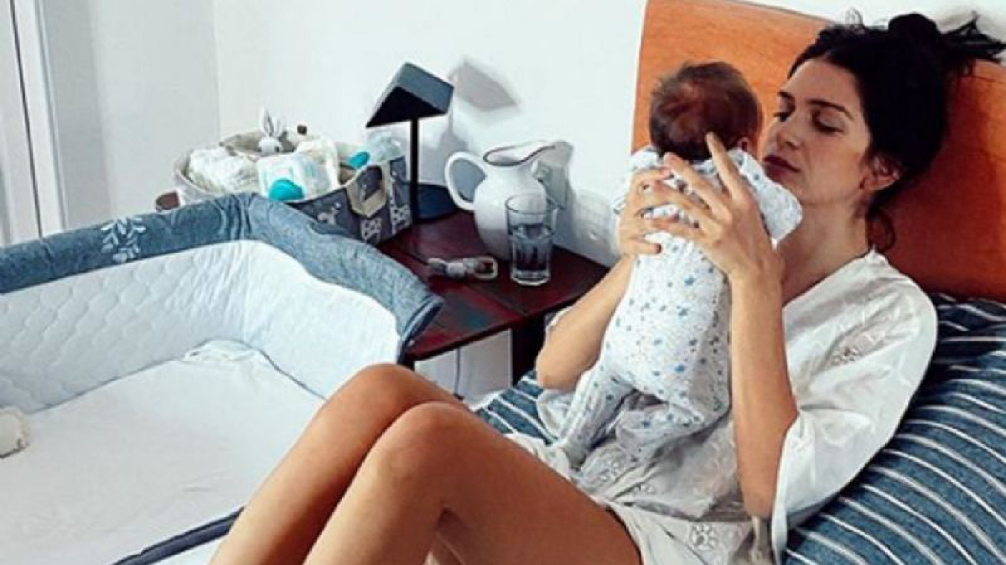 Zaira Nara posó con un body de encaje y lució radiante a menos de un mes de ser mamá