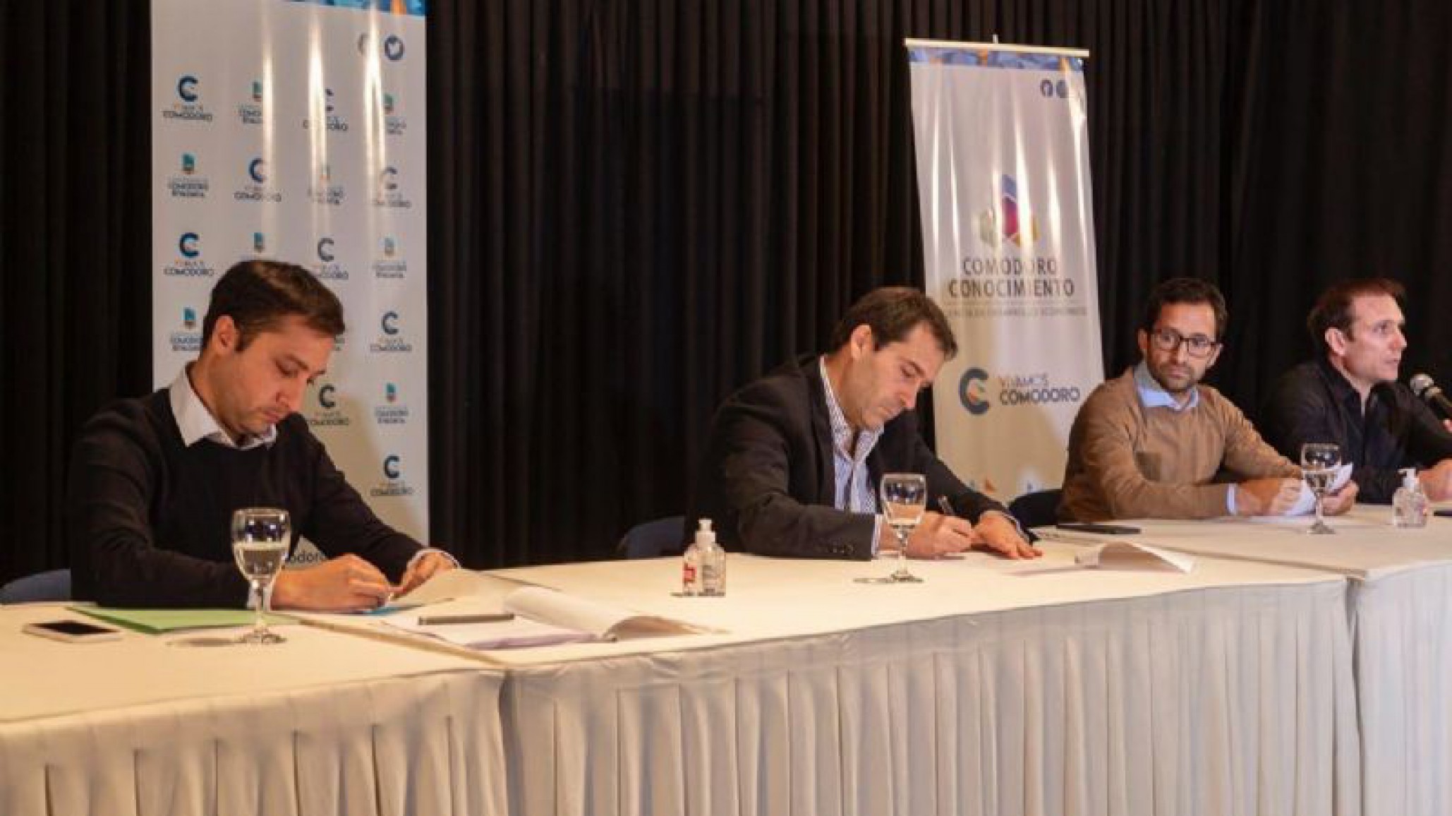 Luque, el intendente de Comodoro presentó una línea de créditos tasa blanda para PyMEs con fondos municipales