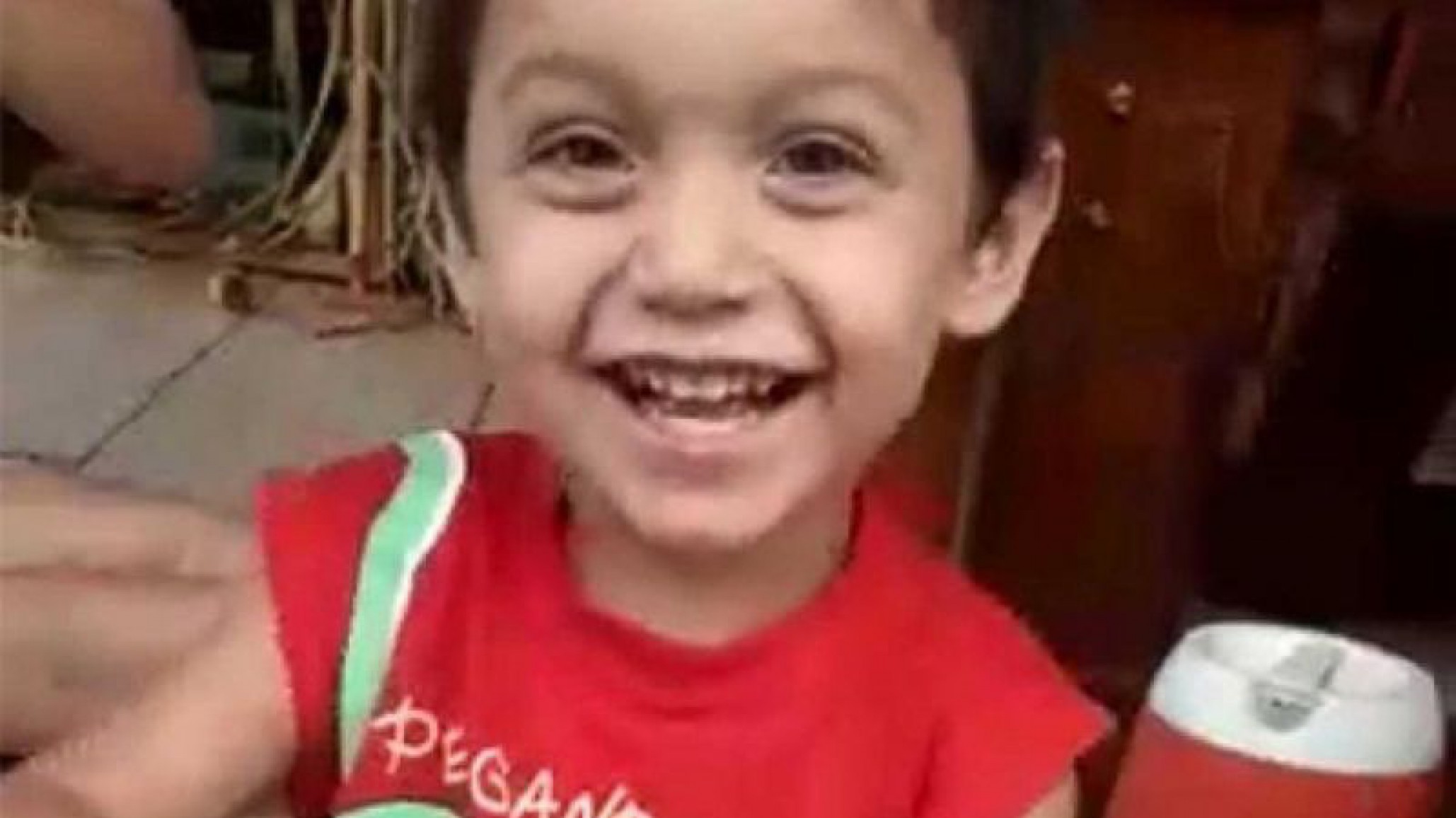 Brasil: detienen a una argentina y a su pareja por asesinar a golpes a su hijo de 3 años