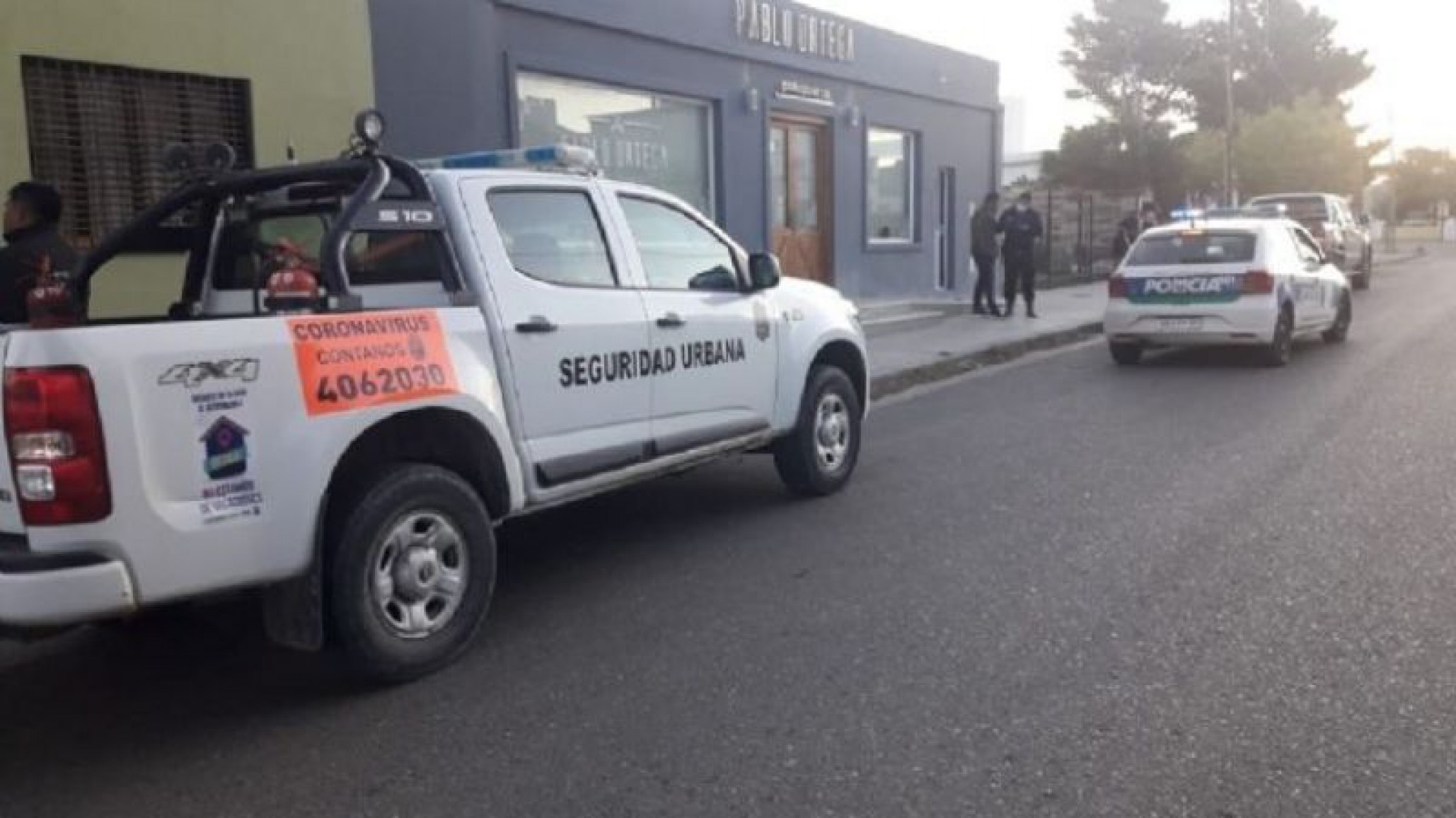 El dueño de la peluquería clausurada en Rada Tilly negó que estuviera trabajando y aseguró que estaba solo haciendo refacciones