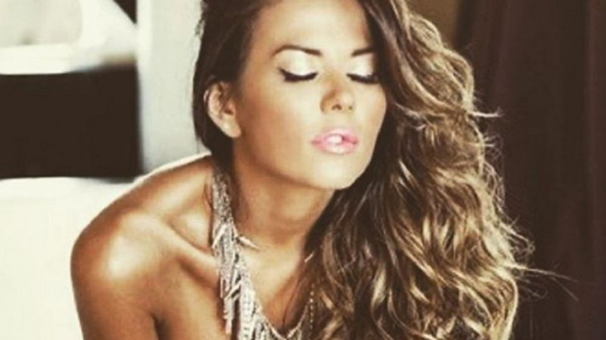 ¿Querés el look de Karina Jelinek? la modelo compartirá sus secretos de belleza