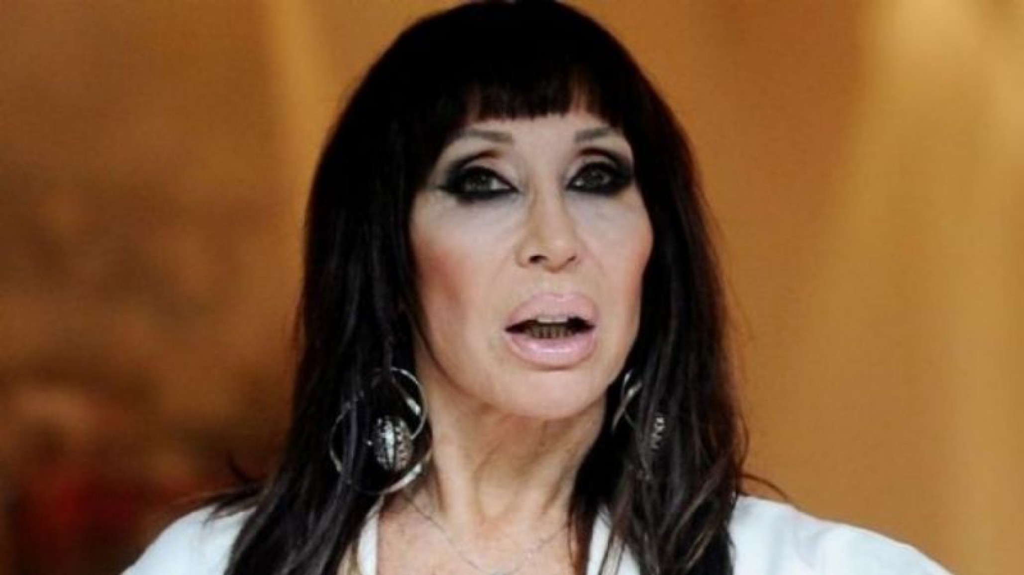 Puedo ser tu madre”: Moria Casán furiosa por tener que pedir permiso de circulación
