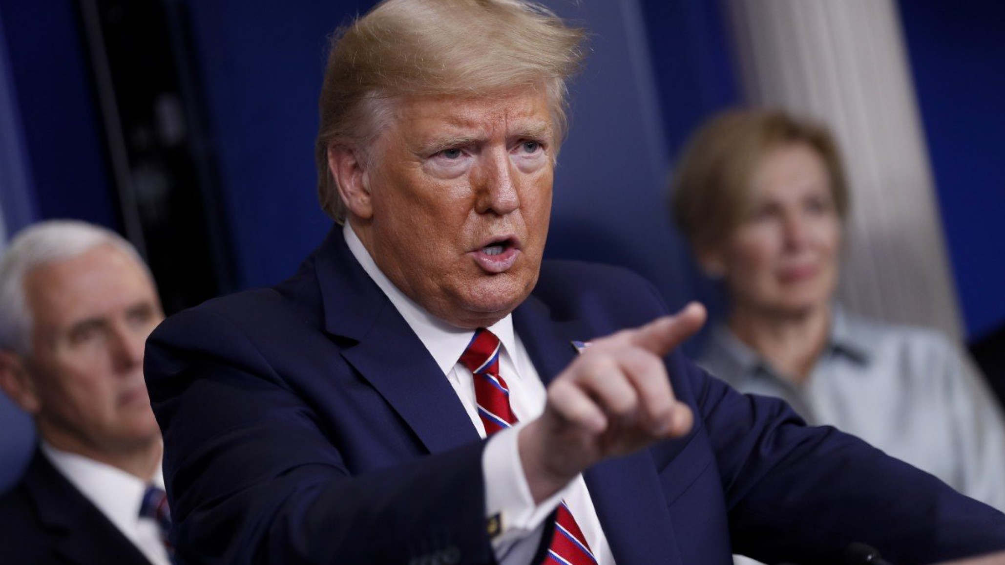 Le hicieron caso a Donald Trump: se inyectaron desinfectante