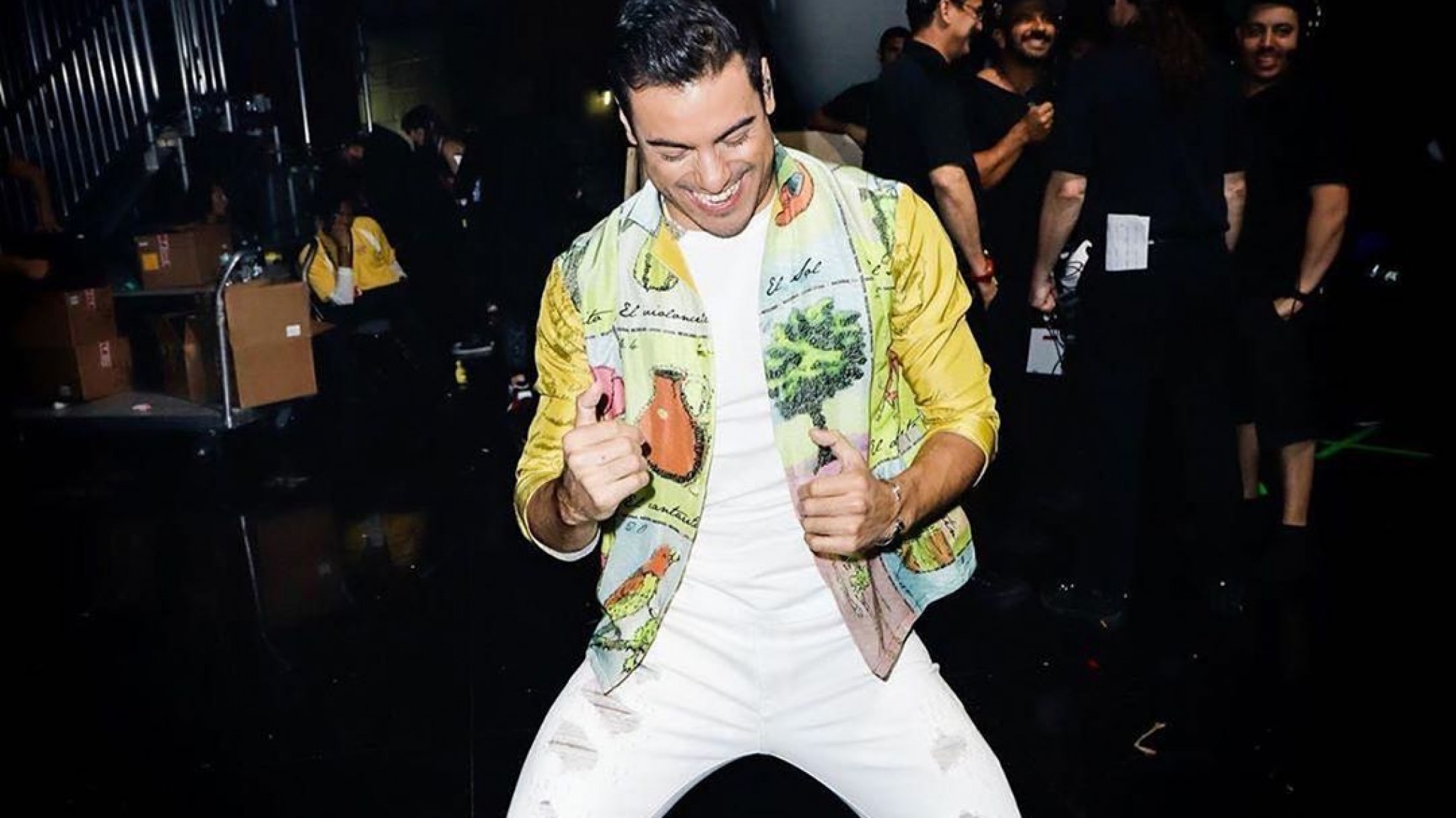 Carlos Rivera cambió de look y apareció ¡Virchu Gallardo!