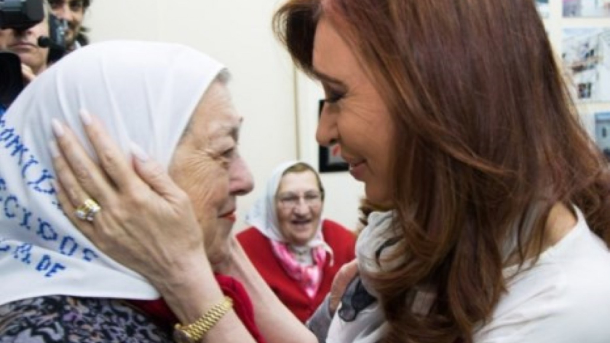 43 años de Madres: “Ellas bailan solas” posteó Cristina Kirchner
