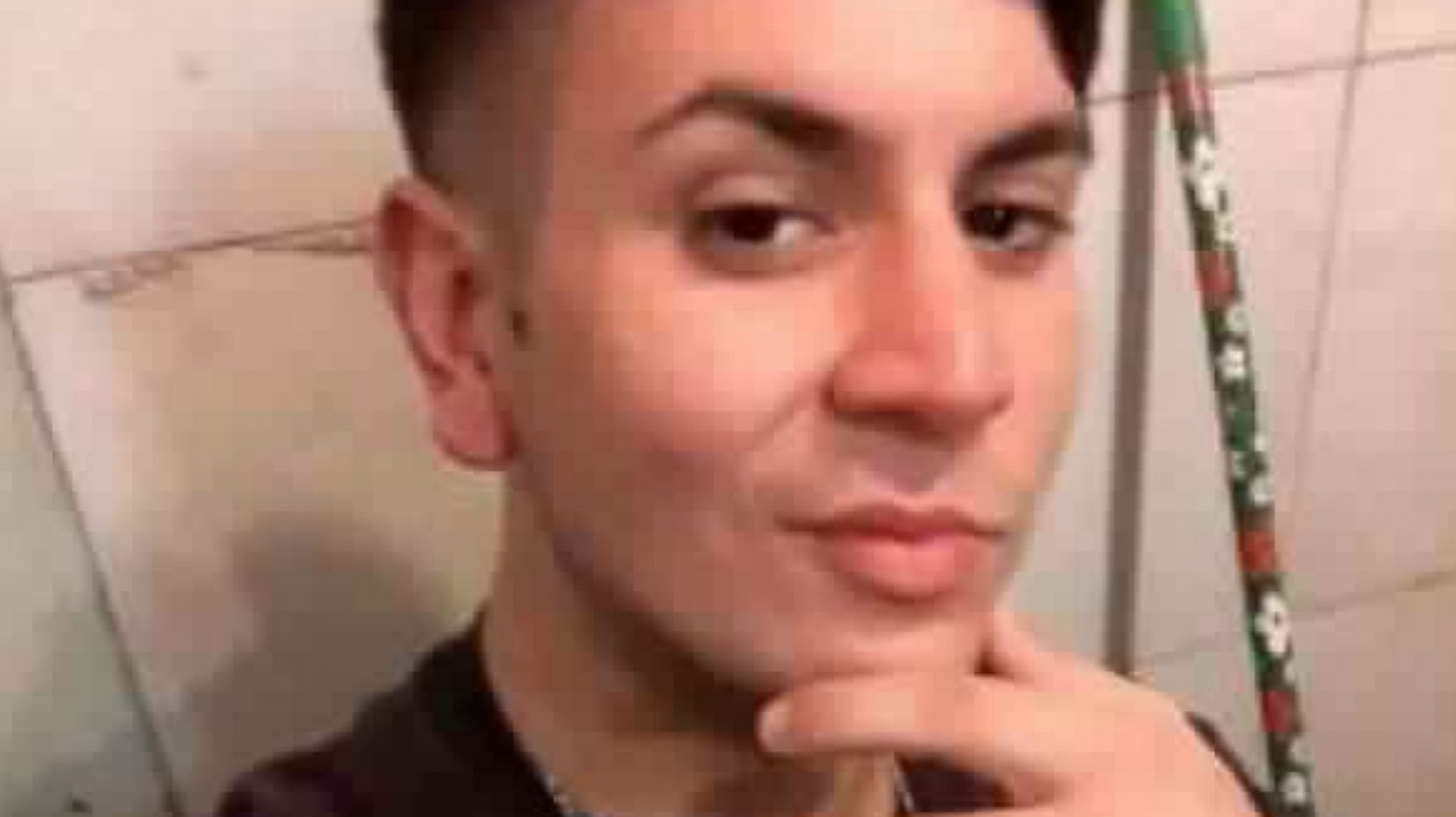 Joven asesinado en su casa por 4 delincuentes encapuchados