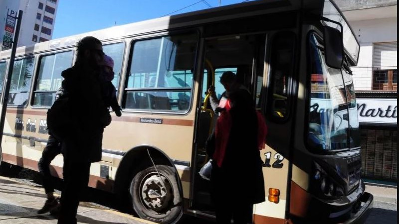 La UTA dispuso un paro de 24 horas para el martes en el interior del país