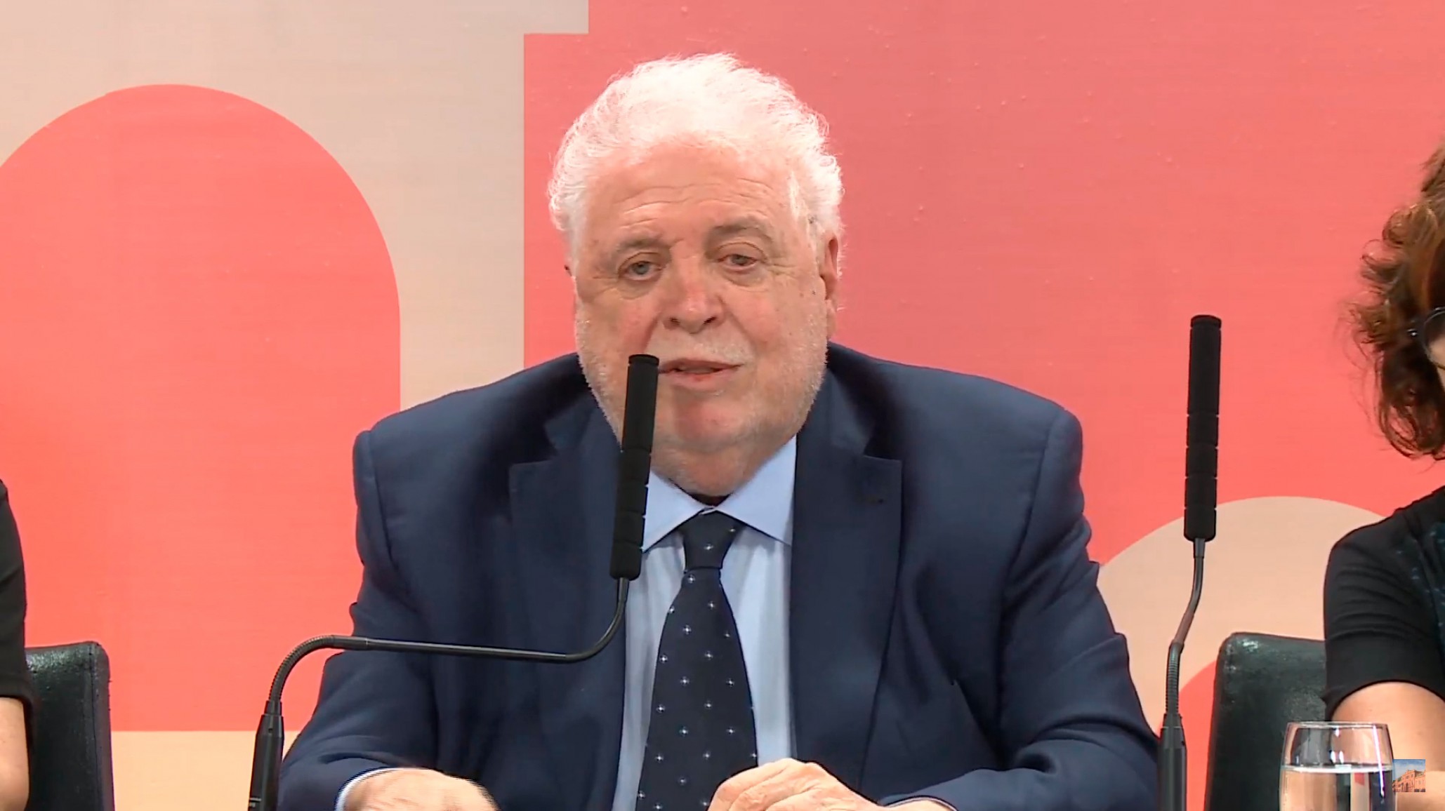 Ginés González García pidió que la vacuna para el coronavirus sea gratuita