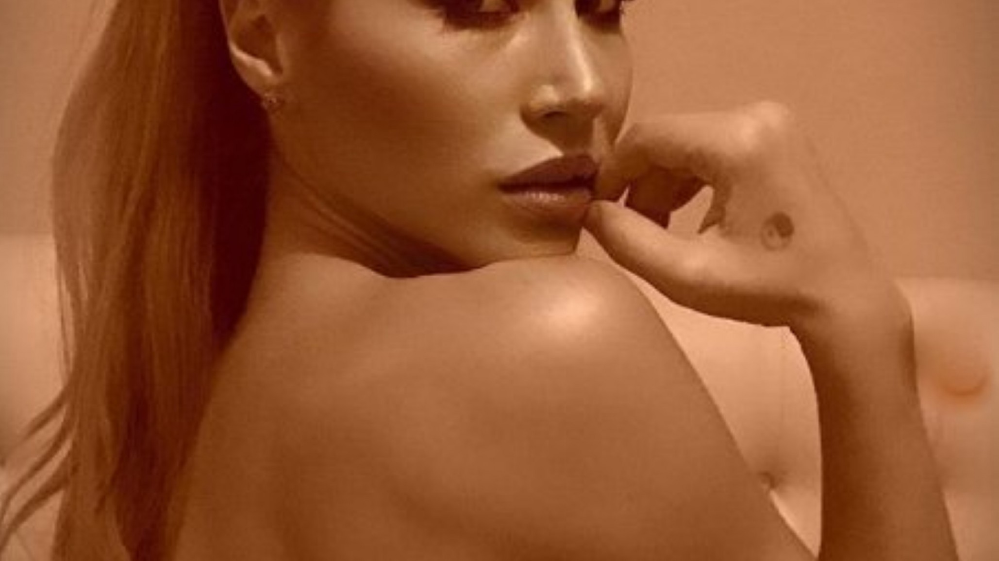 Polémica por máquinas faciales: Adabel Guerrero contradijo a una dermatóloga y estallaron contra ella