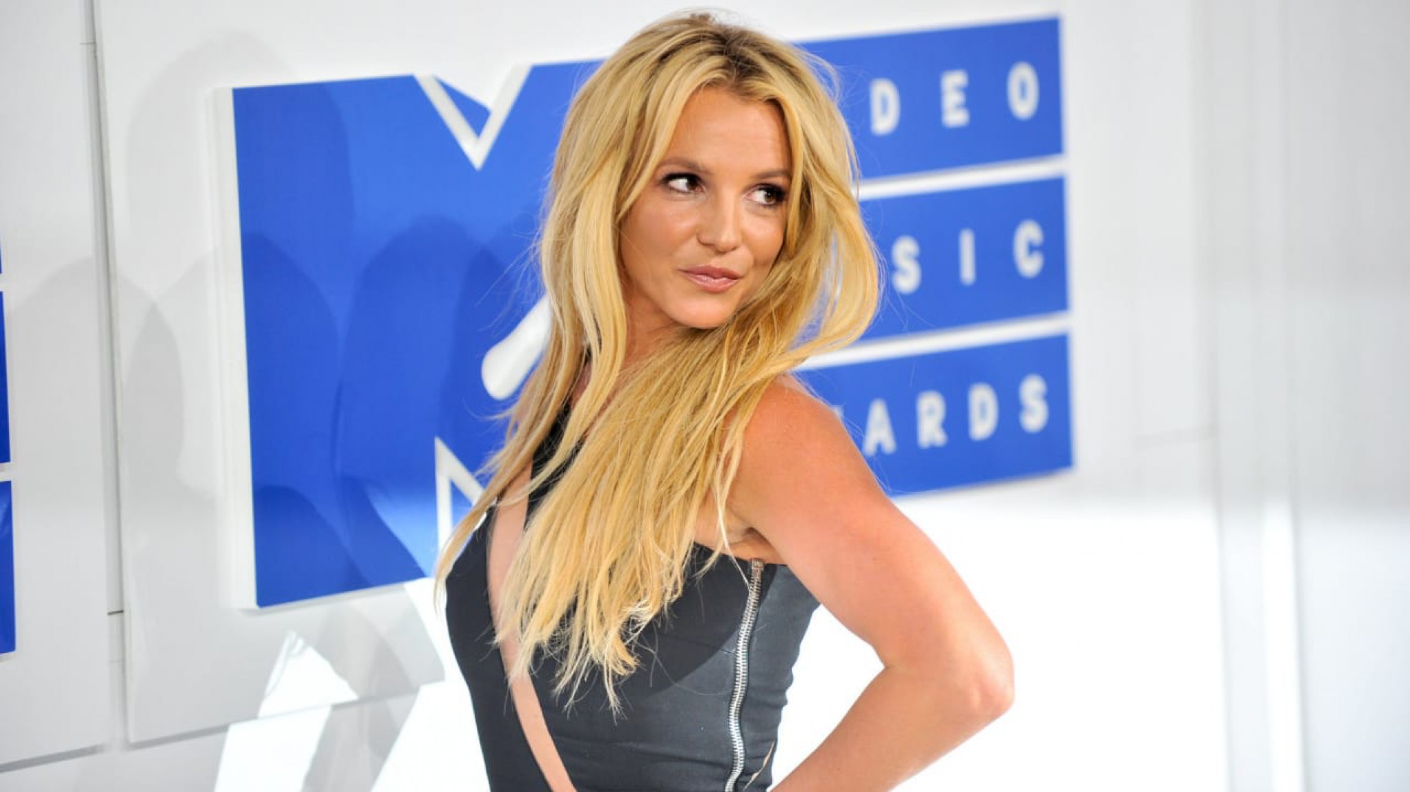 ¡Britney Spears lució su abdomen plano en Instagram!