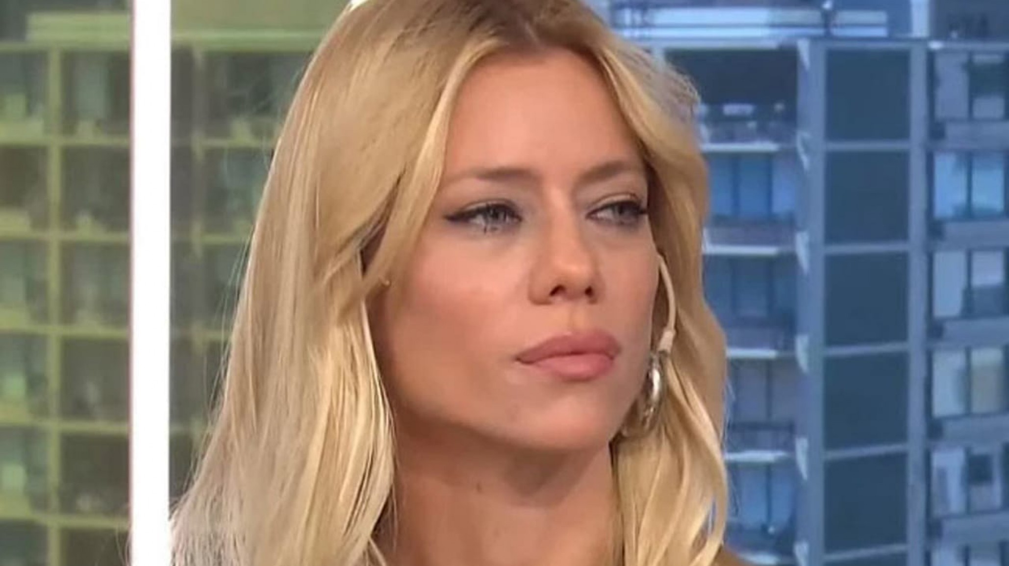 Nicole Neumann al ver una yema de huevo: ”Es una gallina feliz”