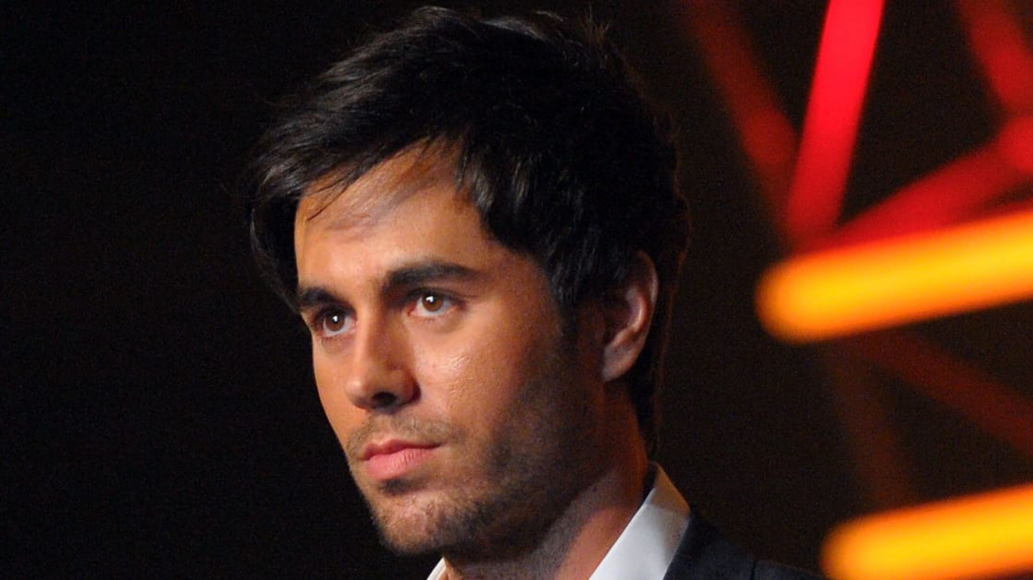 ¿La cuarentena puso nostálgico a Enrique Iglesias?
