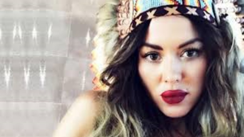 Karina Jelinek y una sensual foto antes de dormir