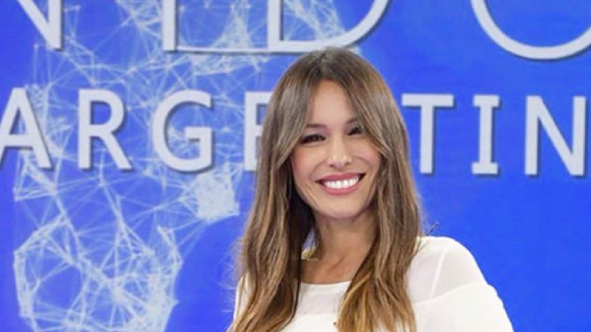 Un imponente vestido de Pampita será sorteado y por una buena causa
