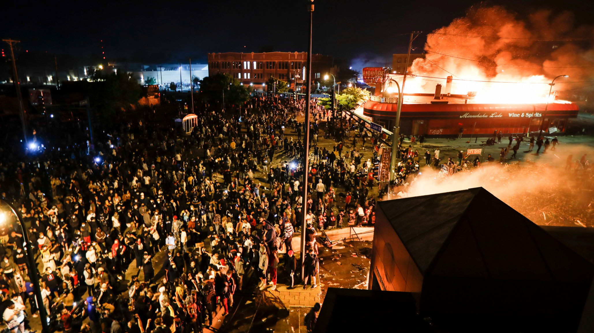 Movilizan al ejército en Minneapolis por las protestas