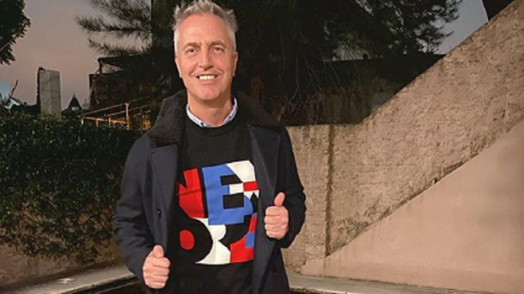 Marley solidario: donó ropa y comida a la fundación Manos Abiertas