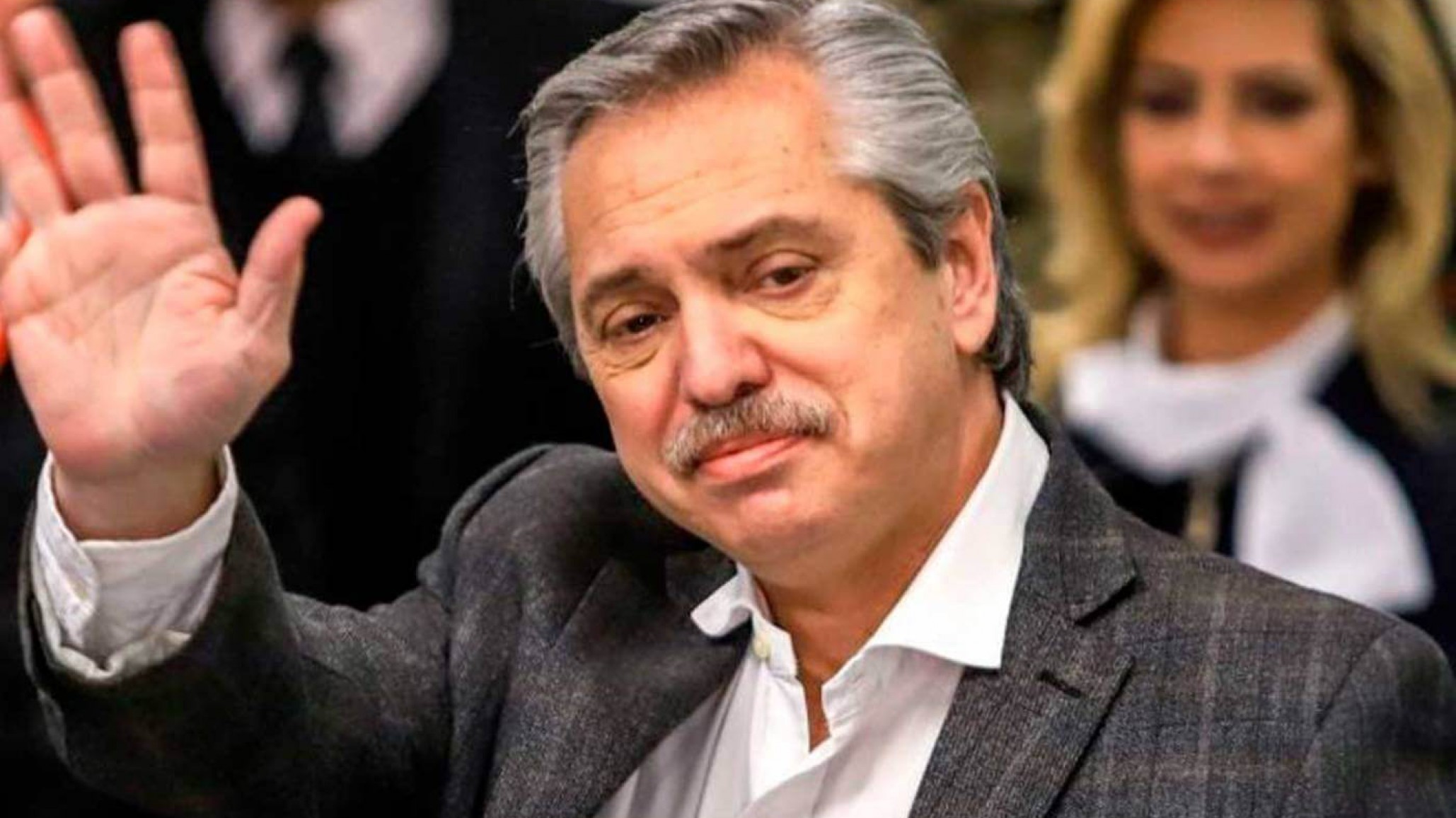 Alberto Fernández viaja hacia Neuquén, que autorizó nuevas actividades