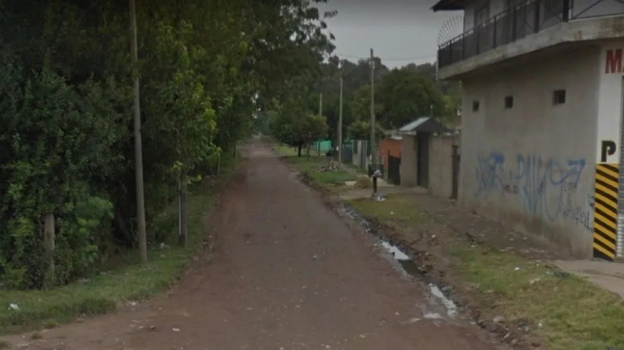 Menor encuentra el cuerpo sin vida de un linyera con signos de estrangulamiento