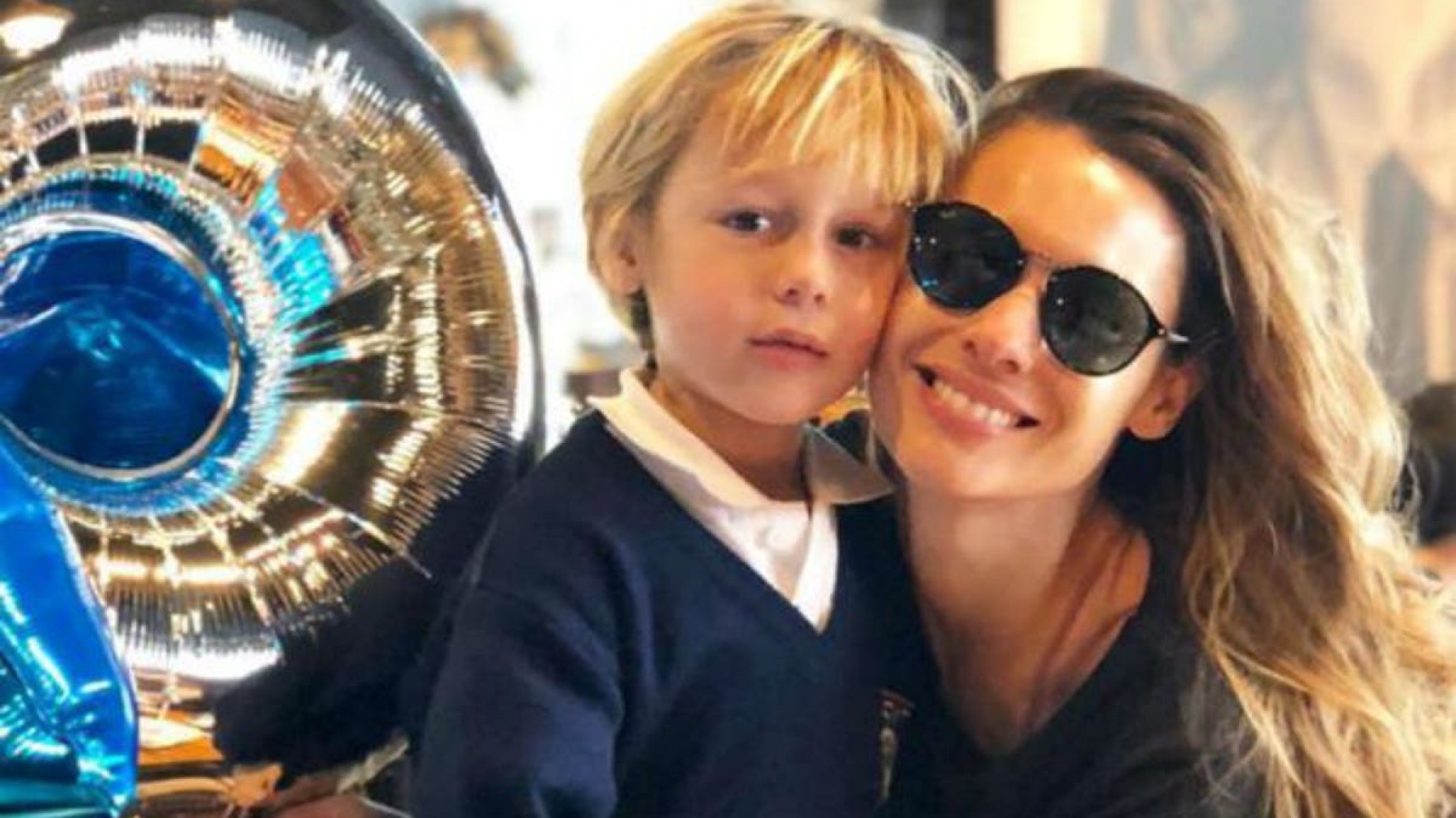 Pampita saludó a su hijo que cumplió años en cuarentena
