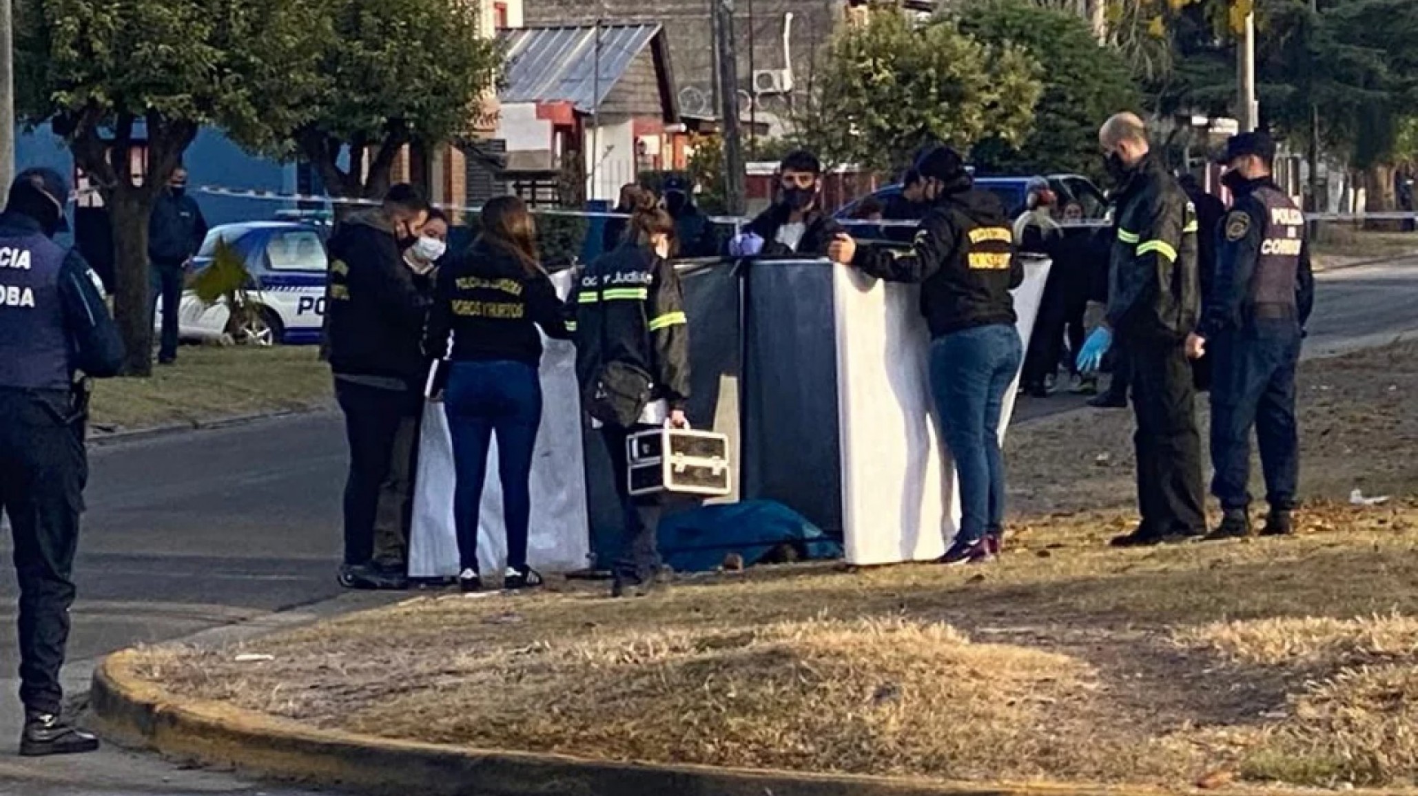 Una mujer de 30 años fue asesinada de un tiro en la cabeza por ladrones