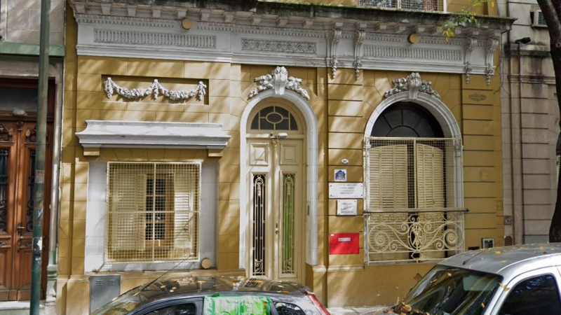 Desalojan geriátrico: casi 60 casos de coronavirus