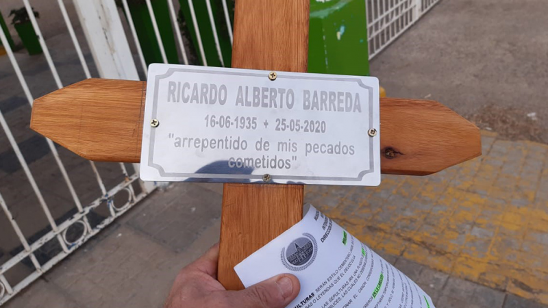 La sepultura de Barreda ahora tiene una cruz