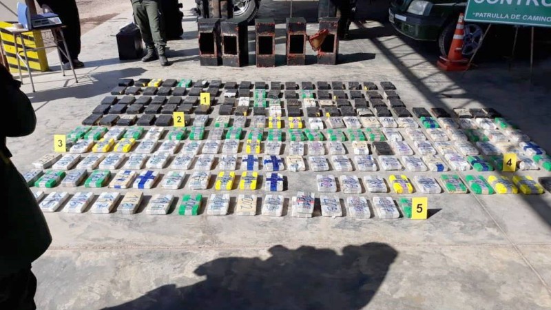Intentaron pasar 264 kilos de cocaína en un tanque de combustible durante un control