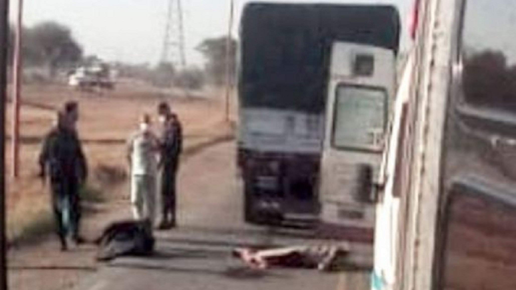 Joven de 20 años se suicidó tirándose bajo las ruedas de un camión con acoplado