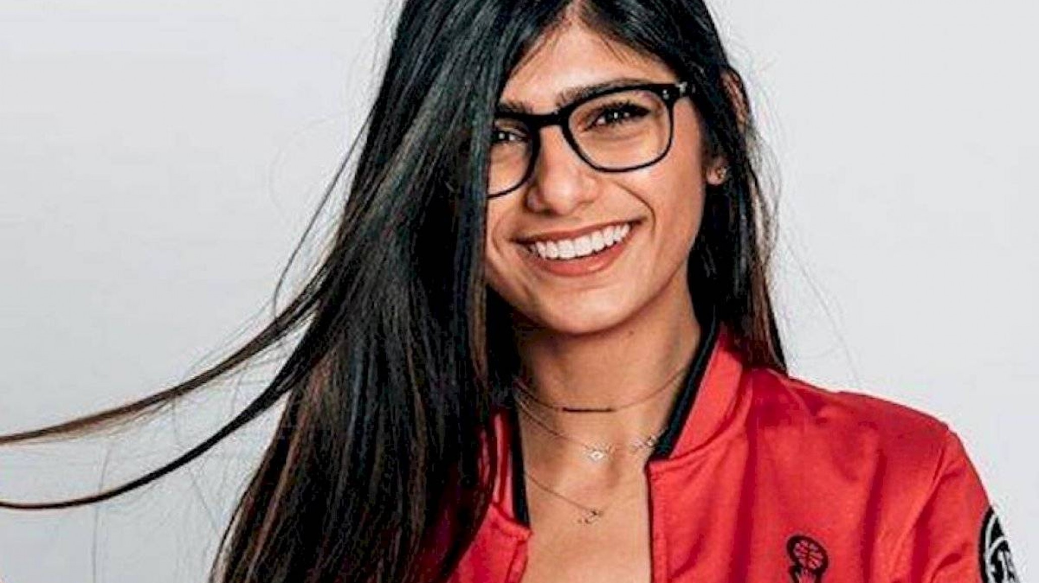 Mia Khalifa y el único motivo que le saca una sonrisa