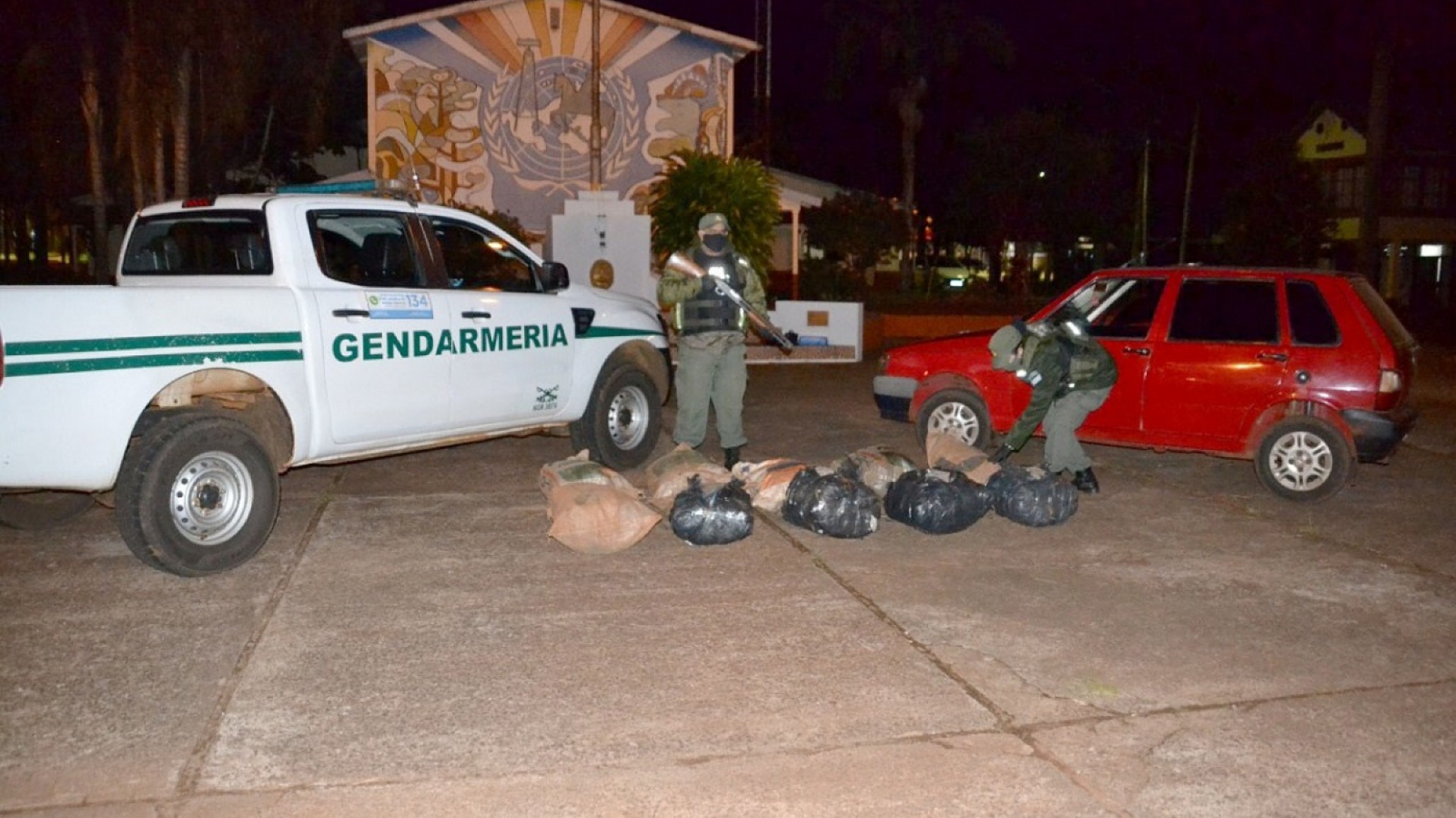 Embarazada intentó darse a la fuga: transportaba casi 100 kilos de marihuana
