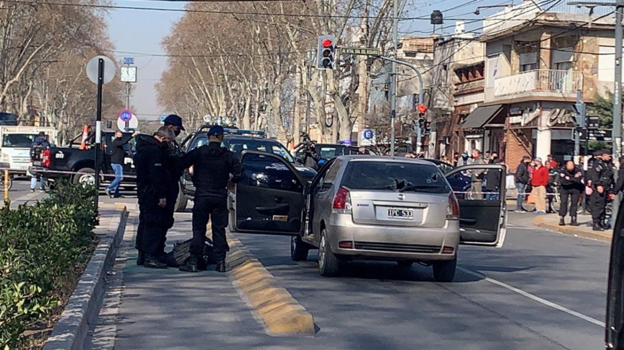 Mataron a golpes a un joven e investigan si los vecinos lo lincharon por robar cañerías