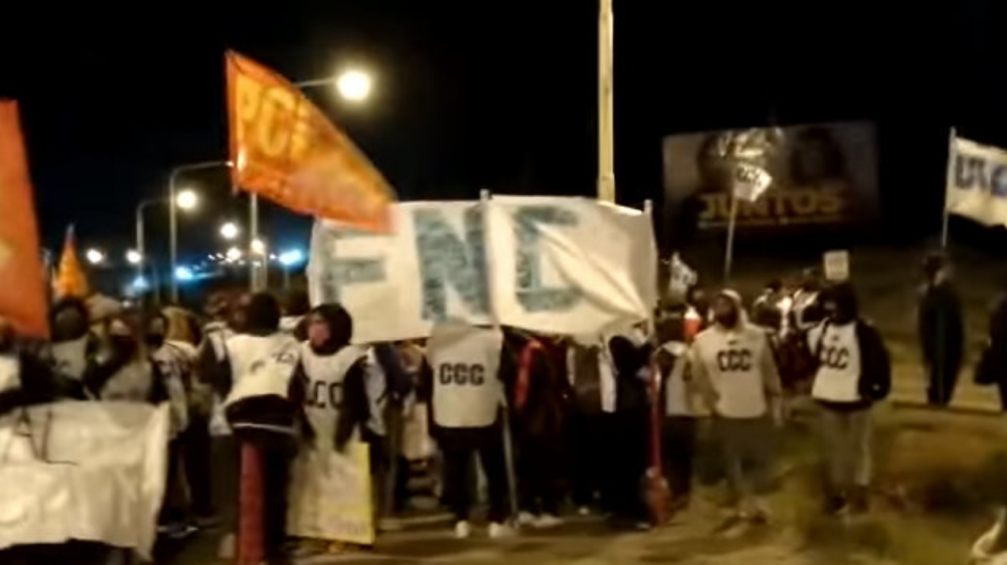 Organizaciones sociales se manifestaron desde temprano en 3 y 26 al grito de “va a haber quilombo”.