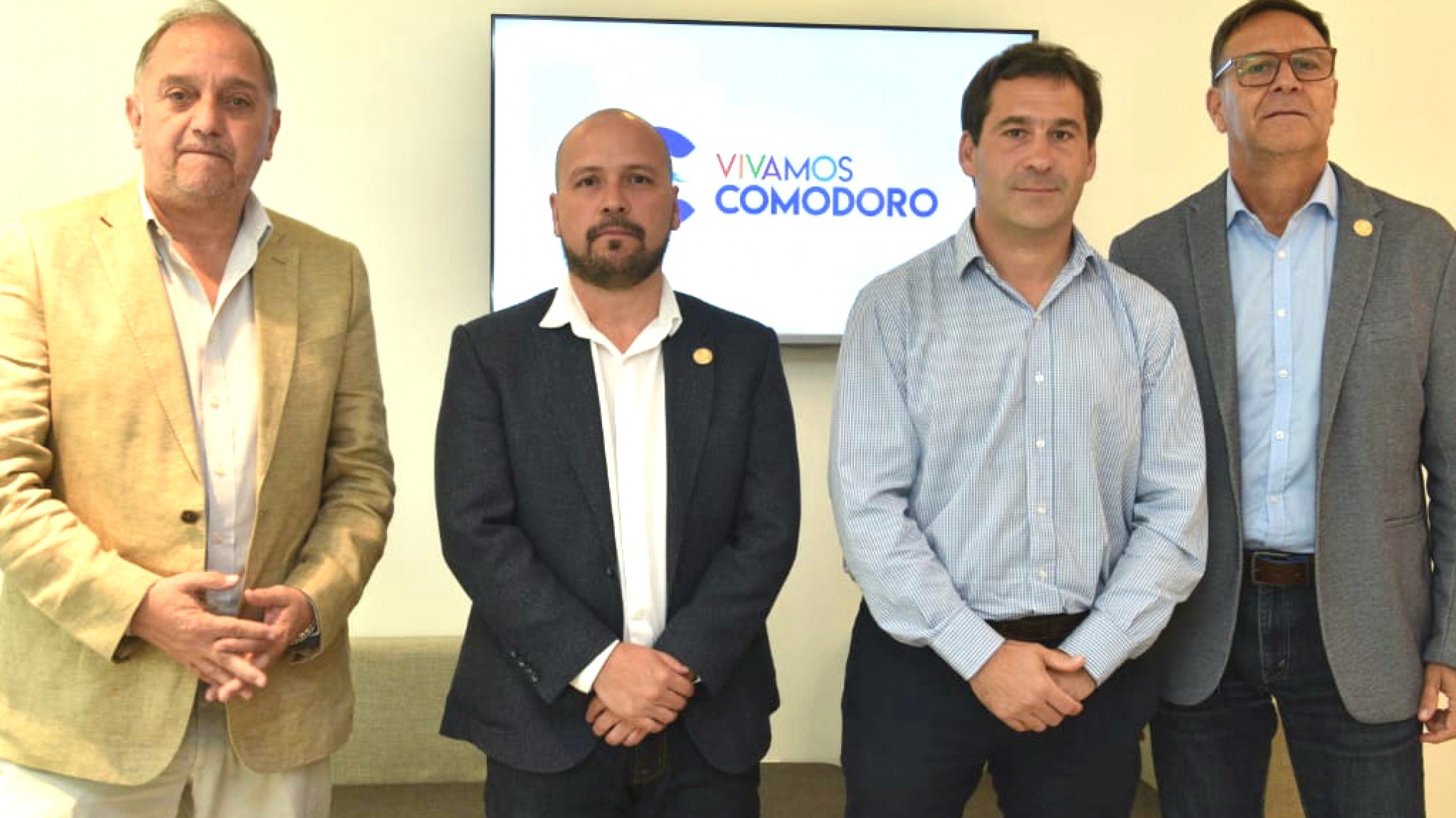 Luque firmó convenio con Flybondi y Comodoro va a sumar frecuencias aéreas a Buenos Aires