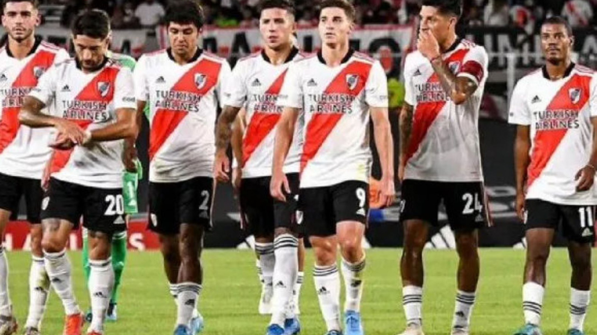 River en noviembre podría disputar un triangular con Betis y Colo Colo