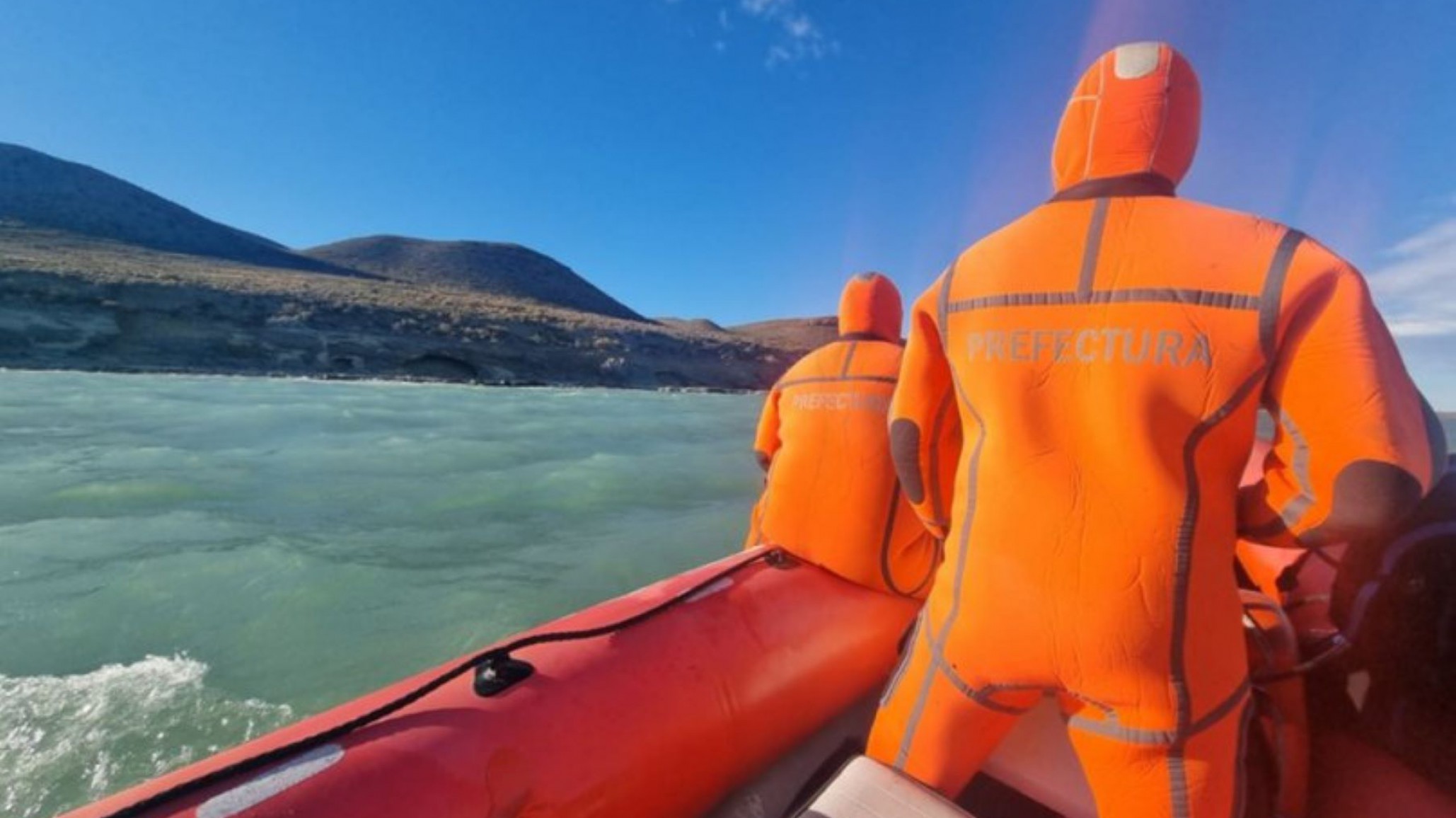Niño desaparecido en Lago Musters: hallaron calzado de su hermana