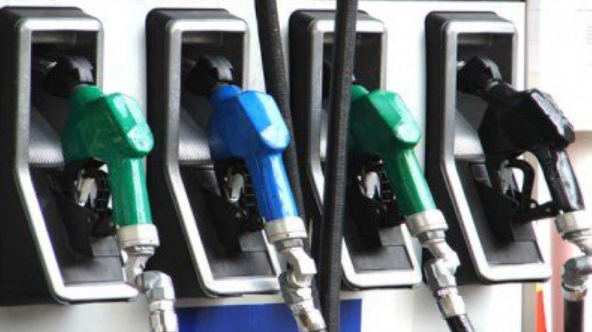 YPF aumenta 4% los combustibles